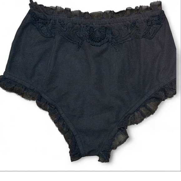 Free People In Bloom Embroidered Bloomers NWOT - Picture 5 of 7